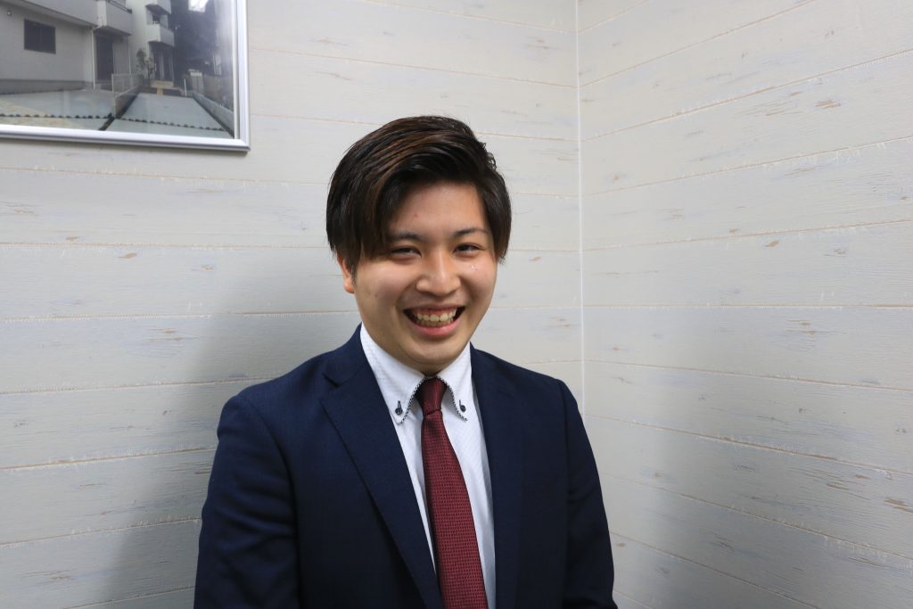 板倉 直輝